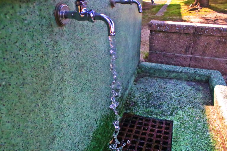 清潔な水を手軽に提供する浄水器の利用とメンテナンス